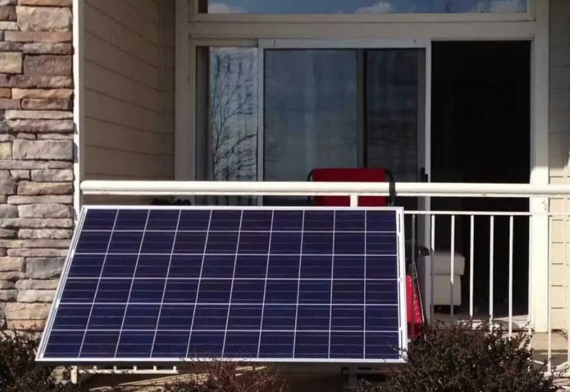 Installation of integrated photovoltaic facade panels on a building